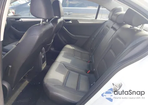 2017 Volkswagen Jetta 1.4T Se z USA, uszkodzony, nr VIN 3VWDB7AJ6HM413266